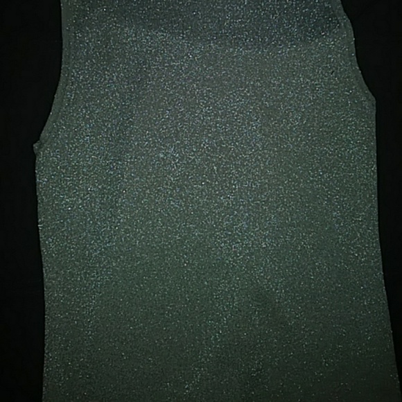 A pretty gray will solve sparkle tank - Picture 2 of 2